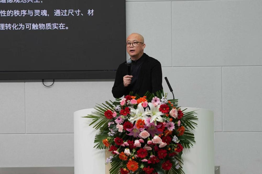 河北大學(xué)藝術(shù)學(xué)院院長(zhǎng)侯志剛應(yīng)邀來(lái)我校舉辦學(xué)術(shù)講座